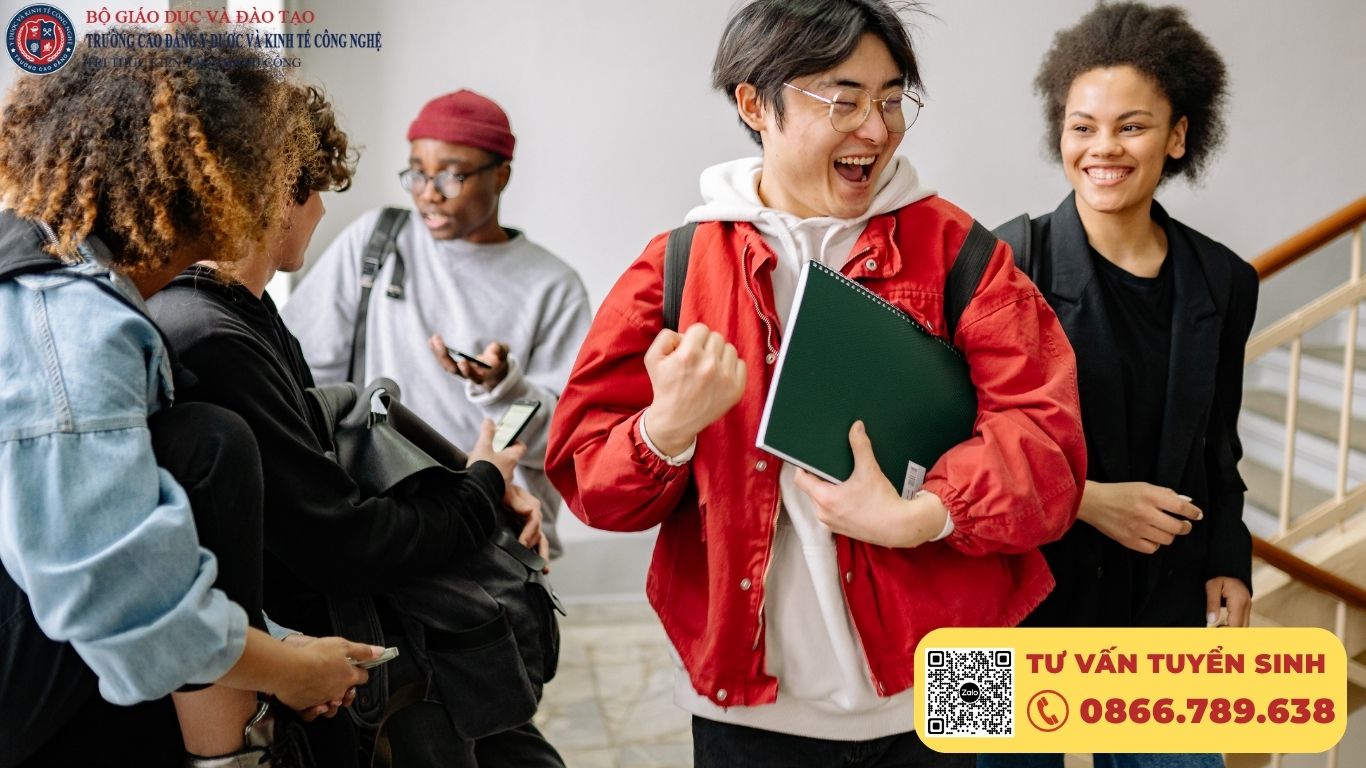 Các Trường Cao Đẳng Tiếng Anh Nổi Bật Ở Việt Nam
