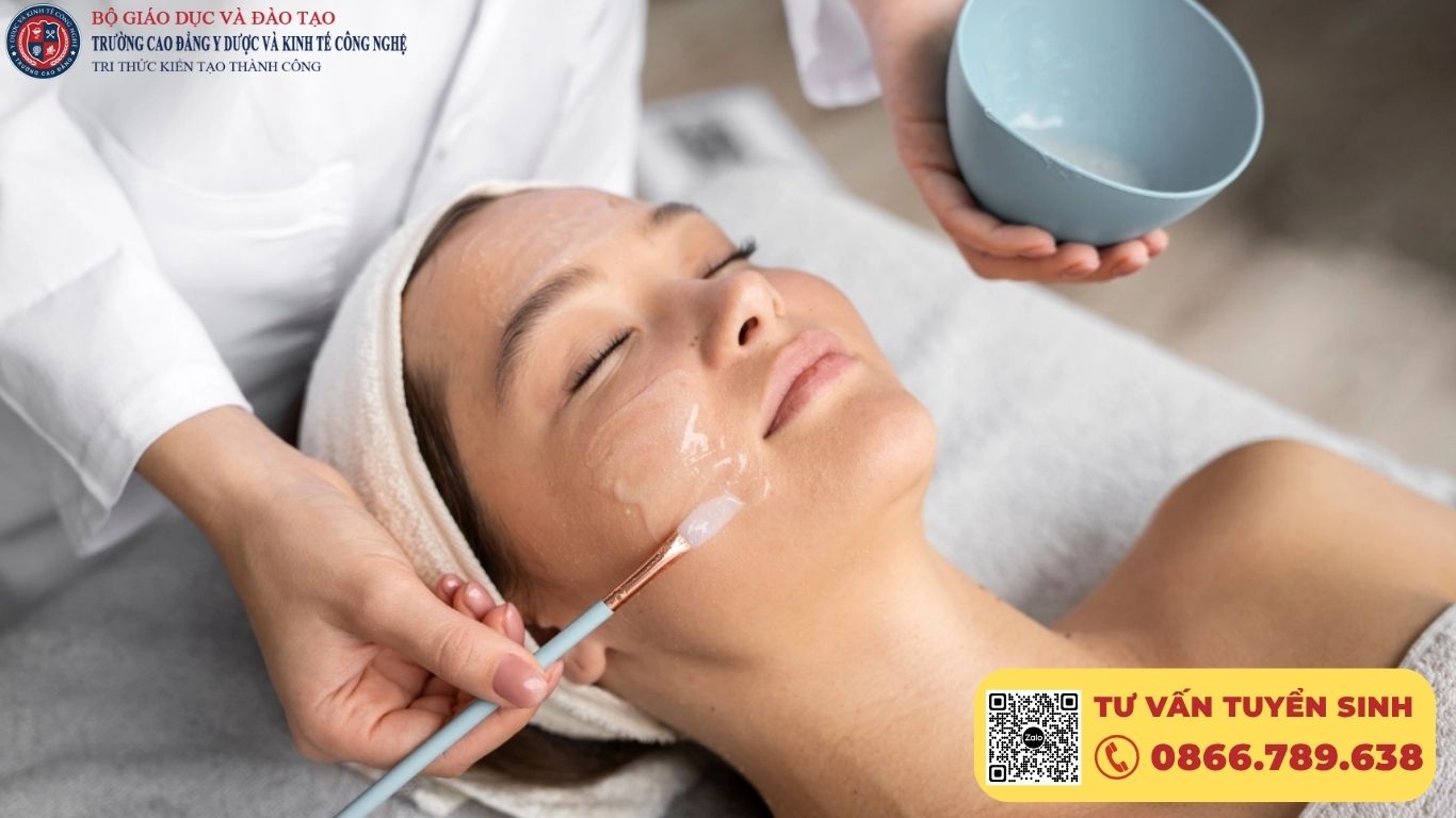 Học khoá học chăm sóc da cơ bản gồm những gì?
