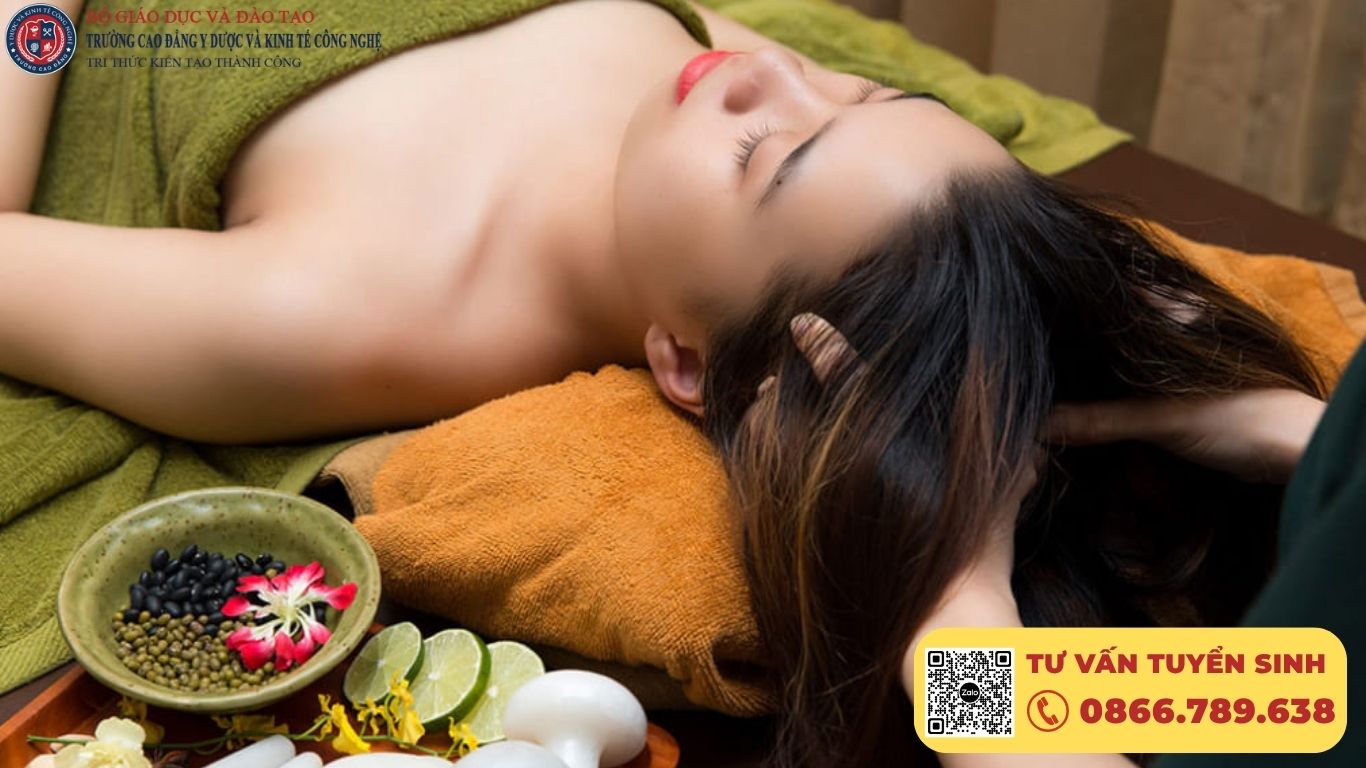 Khóa học gội đầu dưỡng sinh ở đâu tốt nhất? So sánh 5 trung tâm & lộ trình 0–12 tháng sau khi học. Học gội đầu dưỡng sinh từ chuyên gia