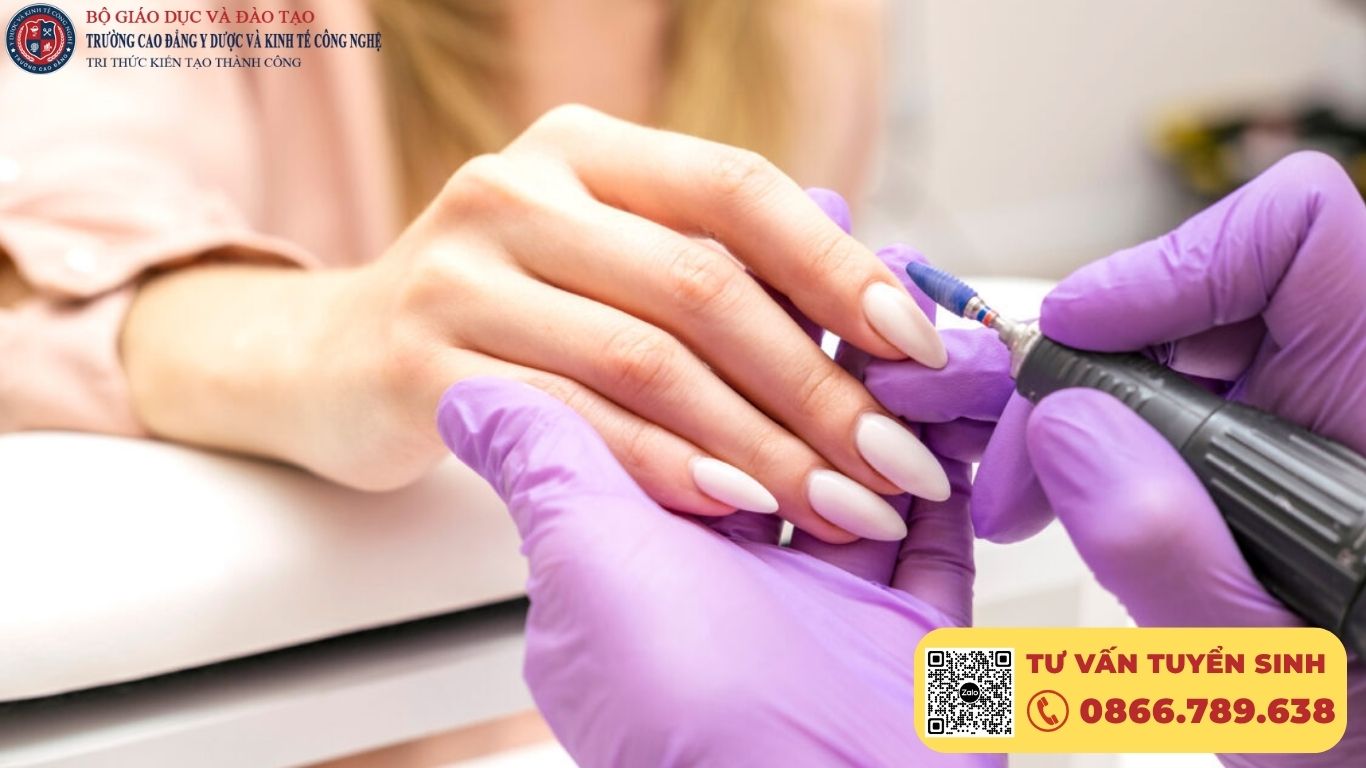 Khoá học nail: hướng dẫn chọn và đánh giá trung tâm tốt nhất năm 2026. Đào tạo nail cơ bản, chuyên sâu, cấp tốc để đi nước ngoài