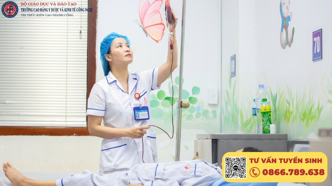Xét tuyển Cao đẳng điều dưỡng 2026: Chỉ cần đỗ THPT