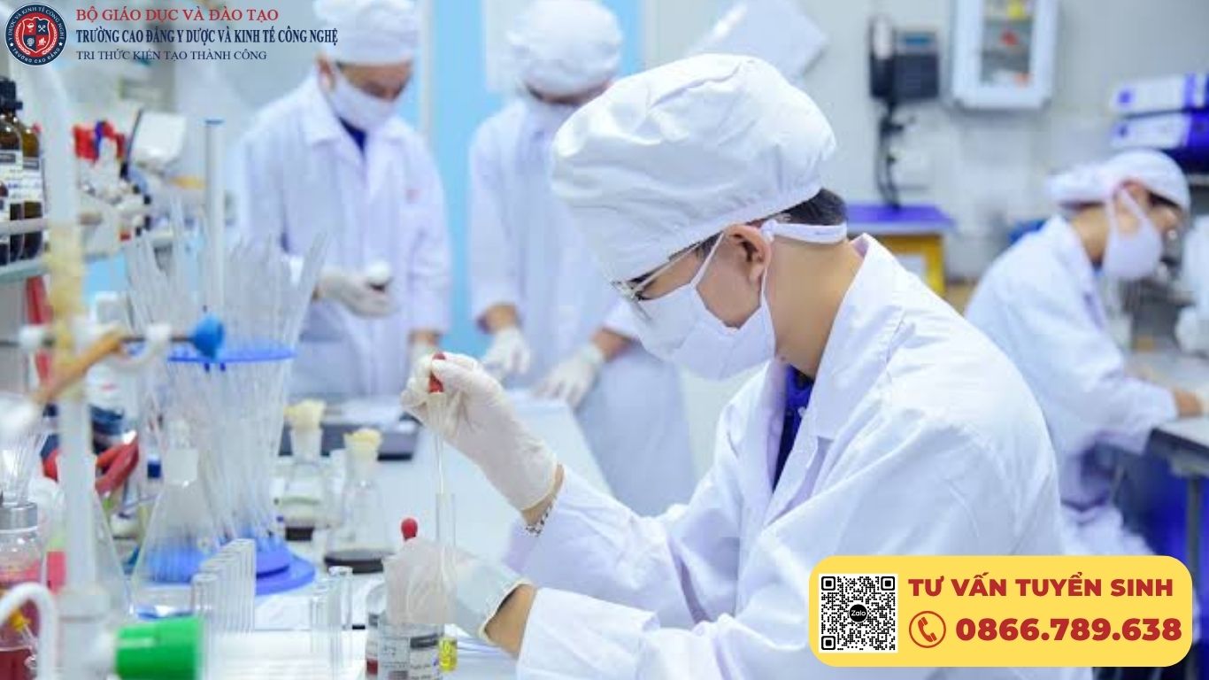 Thông tin xét tuyển Cao đẳng Dược CMET năm 2026